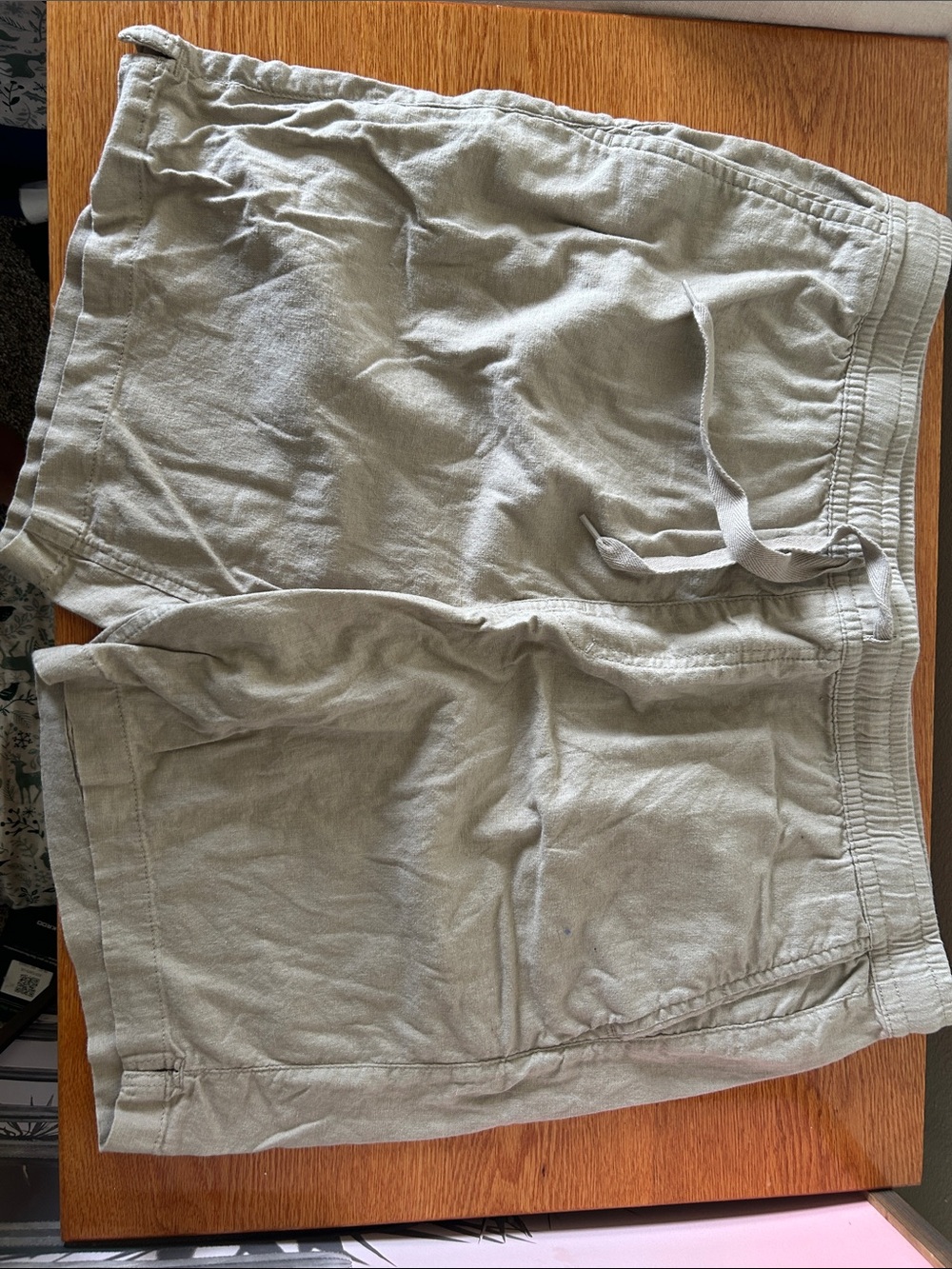 Express Men's Athletic Drawstring Shorts in Light Olive Green